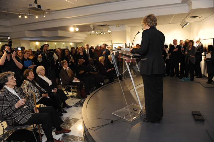 Image of Roberta Bondar speaking to crowd